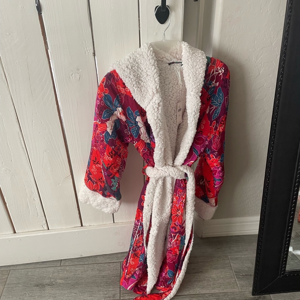 Anthropologie Robe. New with tags